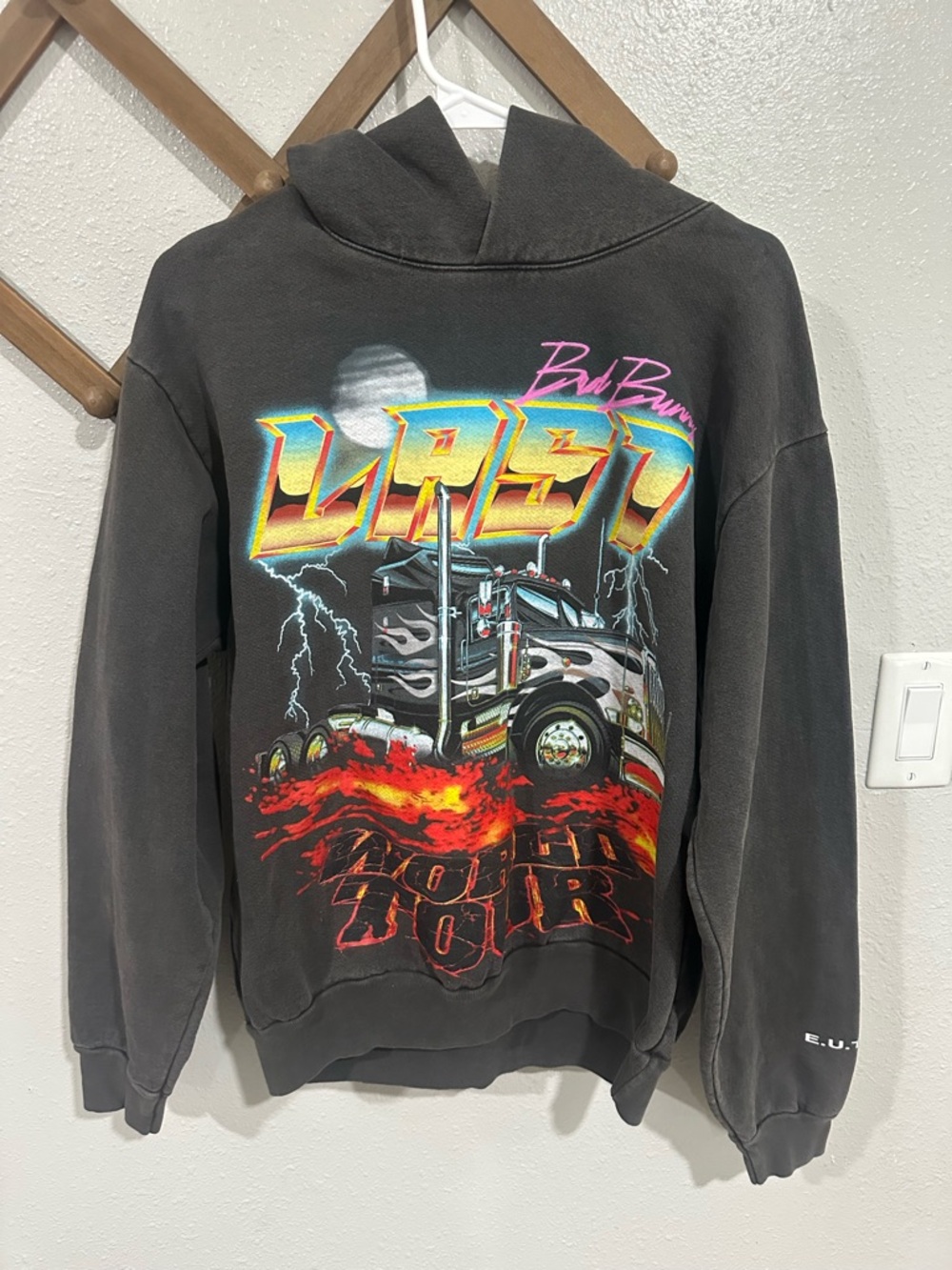 Bad Bunny El Ultimo Tour Del Mundo Concert Hoodie Sweatshirt Mens Unisex Medium